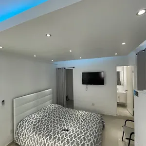 1058 Modern Apartment